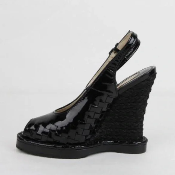 Worn Once: Bottega Veneta Black Patent & Straw Wedge Sandals - Picture 5 of 6